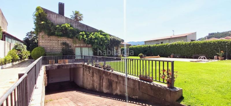 Foto c7a8b627-54a7-4468-97f4-fd0406d2d5fe. Chalet in calle fotógrafo zagala 7 in Zona Fernández Labreda Pontevedra