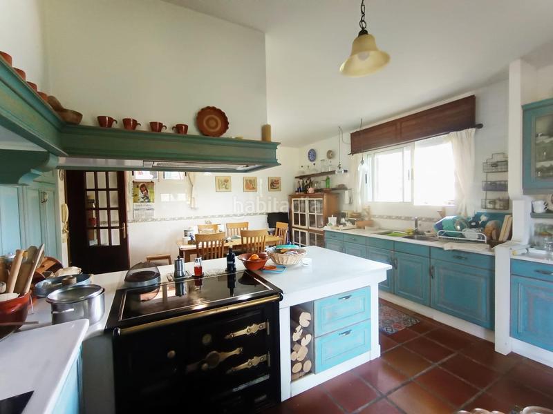 Foto fb8043da-1b55-4e85-a8cf-fc8ae6e4c041. Casa  con piscina en Portas