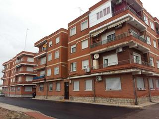Pis  Calle la mancha. Oportunidad en cobeja: piso amplio para reformar