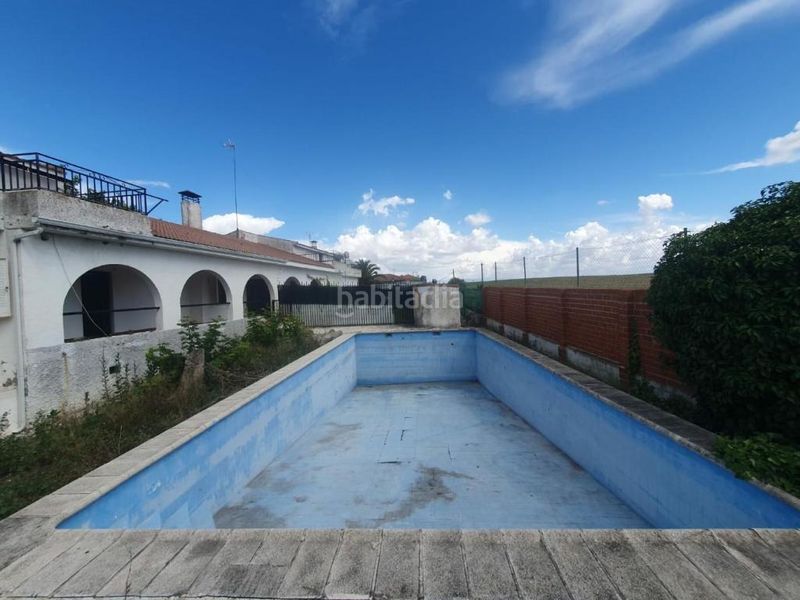 Foto 612ec0da-7a26-49eb-8e43-080380d1414b. Xalet amb xemeneia aparcament piscina a Lominchar