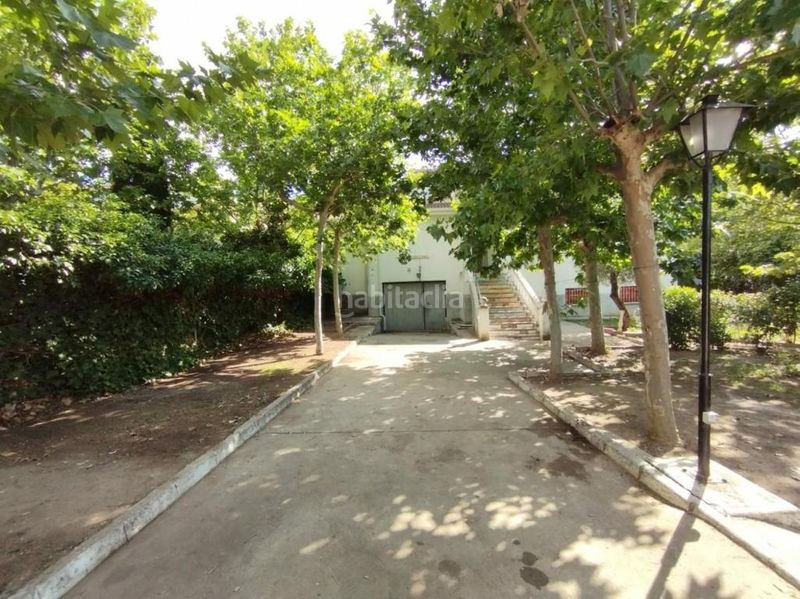 Foto bac7568e-6a38-4f53-bb63-618517d0a651. Xalet amb xemeneia aparcament piscina a Lominchar