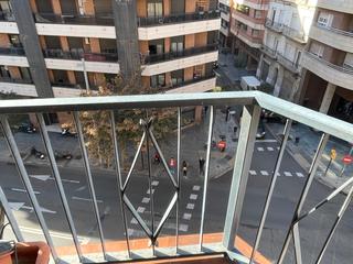 Apartament a Carrer príncep de viana 28. Piso en venta en príncep de viana 4 hab