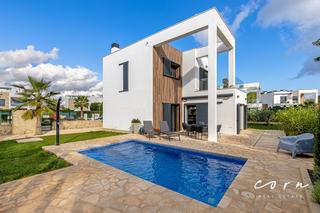 Maison à Cala Murada. Villa moderna y nueva con piscina cerca de la playa