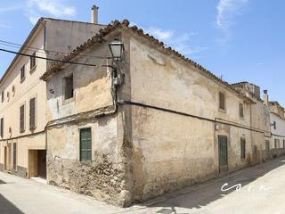 Casa a Artà Poble. Obra nuevo de alta calidad y buen diseño con patio, terraza y pi