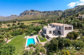 Country house in Colònia de Sant Pere. Finca moderna y luminosacon impresionantes vistas al mar, las mo