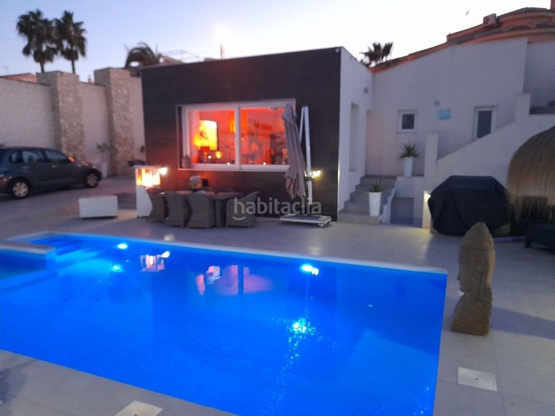 Foto 77c2c186-b0dc-49f2-bbc0-dd21449f9f93. Casa a Centro Rojales