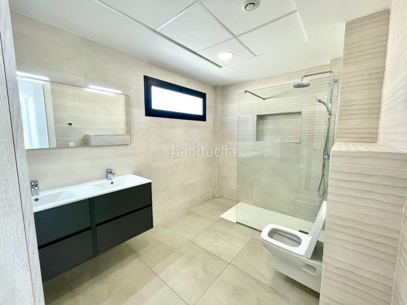 Foto afdd4c6f-75bd-4796-a06d-03e68bffe024. Casa a Benijófar