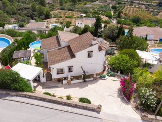 House in Alcalalí. Chalet en alcalali alicante