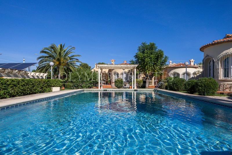 Foto 0e200e72-1bd2-43a1-ba49-20e19083b564. Haus mit heizung pool in El Montgó Dénia