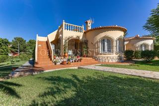 Casa a El Montgó. Chalet pareado cerca del centro de denia