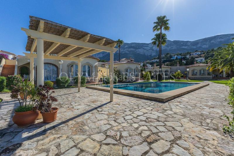 Foto b64577ed-0b48-409d-a91b-aa615c85f131. Haus mit heizung pool in El Montgó Dénia