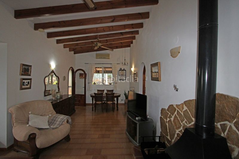 Foto 28a7f699-2067-40d7-a7b1-bba91f8ad6a1. Casa amb calefacció a Alcalalí