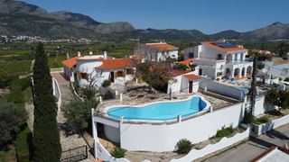 Casa a Vall de Laguart. Chalet con 2 viviendas independientes en orba alicante