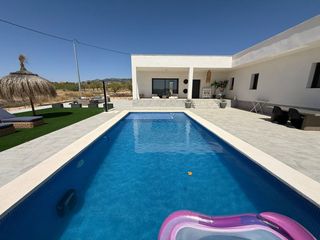 Casa en Pinoso. Villa con vistas espectaculares en pinoso alicante