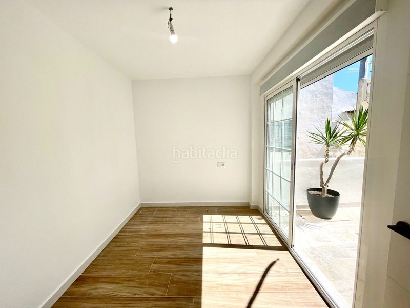 Foto c18a95f0-ad7c-4d65-9ce9-641d091fd266. Casa adossada a Daya Vieja