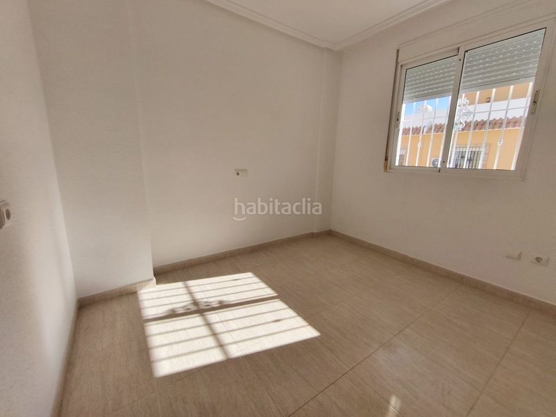 Foto a038db70-2a56-497e-8f41-bdb18e5c91ff. Casa adossada a Centro Rojales