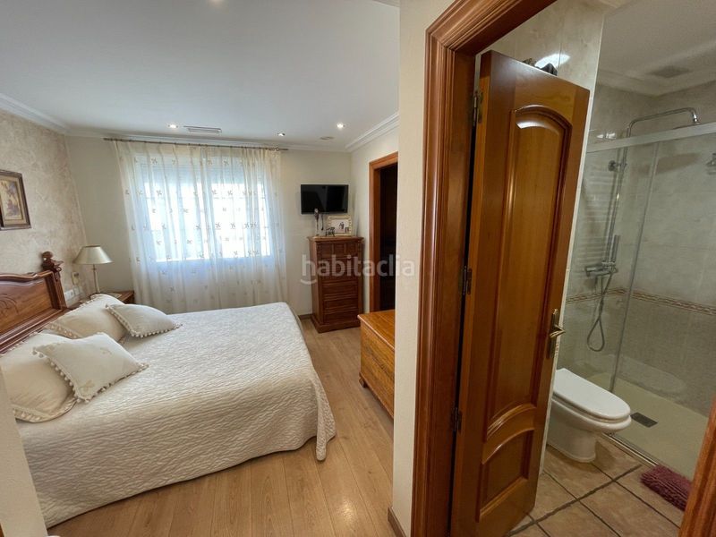 Foto 370e8e34-b7f2-4f1c-814c-818d3fc0bb8b. Casa adossada a Centro Elche / Elx