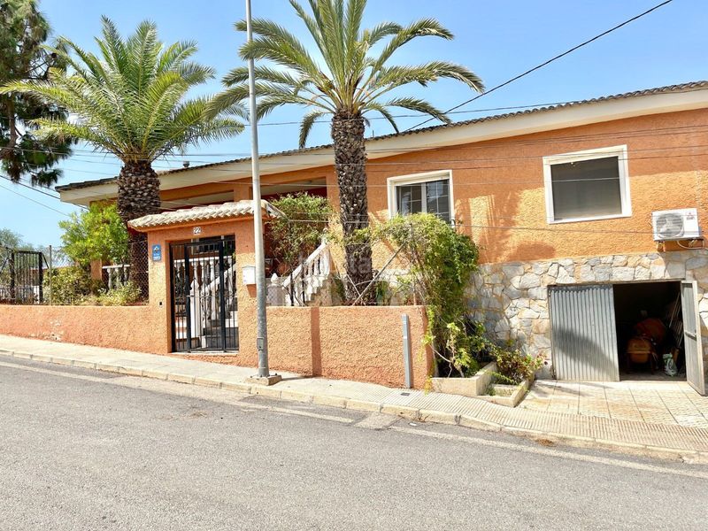 Foto ac82667a-b6a8-431f-bc1d-a8098e83f8b8. Casa a Benijófar