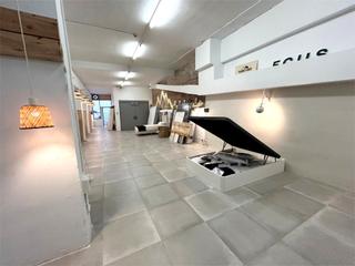 Lloguer Local Comercial  Carrer de viladomat. Alquiler de local comercial en exaimple
