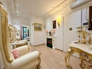 Duplex  Carrer de margarit. Singular dúplex de 160 m² con patios y ascensor privado en poble