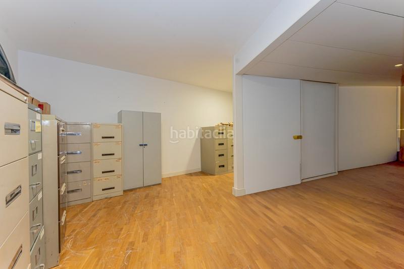 Foto 9f0fc63c-2222-46f9-b24b-70b01ba14f95. Locale commerciale in Santa Eulàlia Hospitalet de Llobregat (L´)