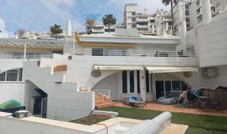 Casa adossada a Calahonda. ¡exclusiva casa adosada con piscinas privada y comunitaria en la