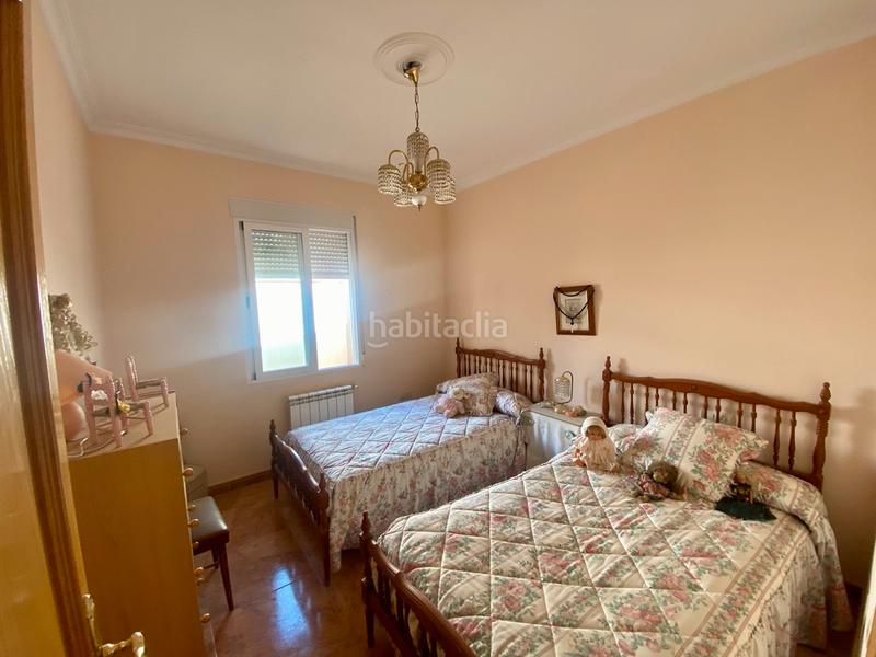 Foto 7b1e2e79-e7c5-402b-8ea9-fca09e41980c. Casa adossada amb aparcament a Calzada de Calatrava