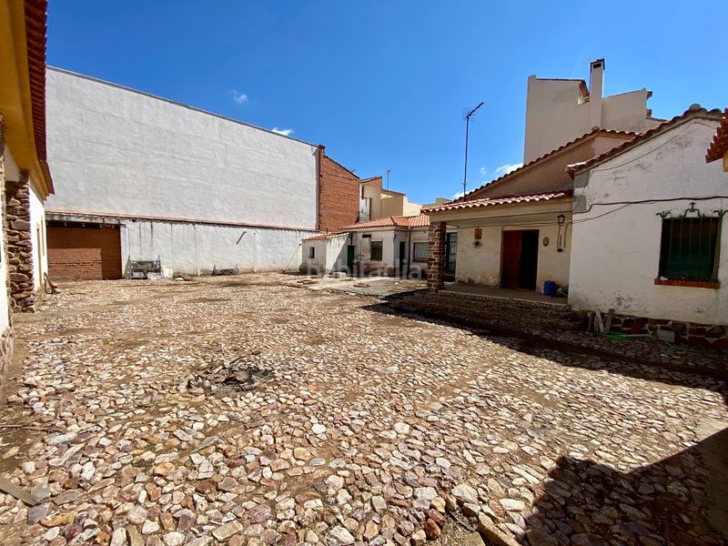 Foto 168b93e9-bc88-4b81-bf31-08086bed2f5a. Chalet mit parking in Argamasilla de Calatrava