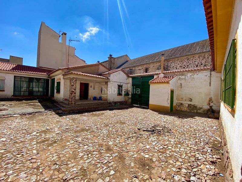 Foto 5eeef629-b8d5-4b8c-ae80-8e0b0bfbab3c. Chalet mit parking in Argamasilla de Calatrava