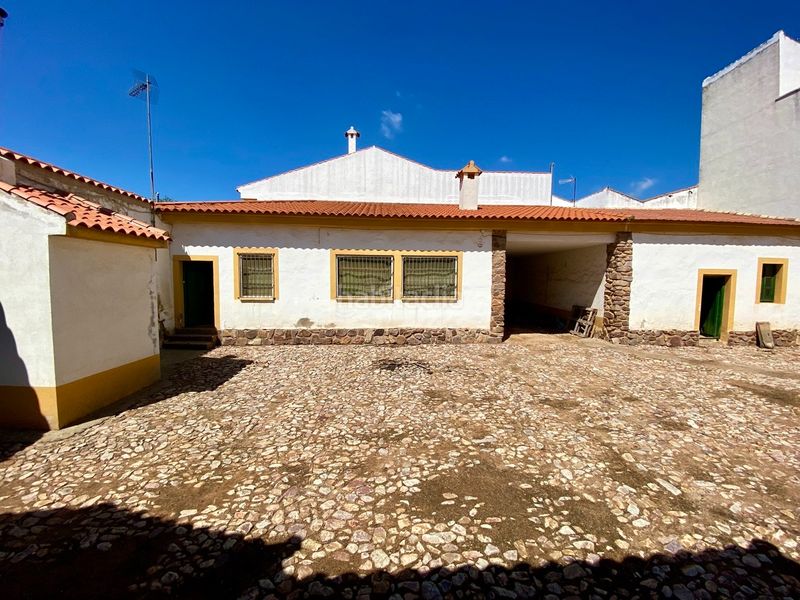 Foto ad084a7d-a386-424b-a659-6477b023148b. Chalet mit parking in Argamasilla de Calatrava