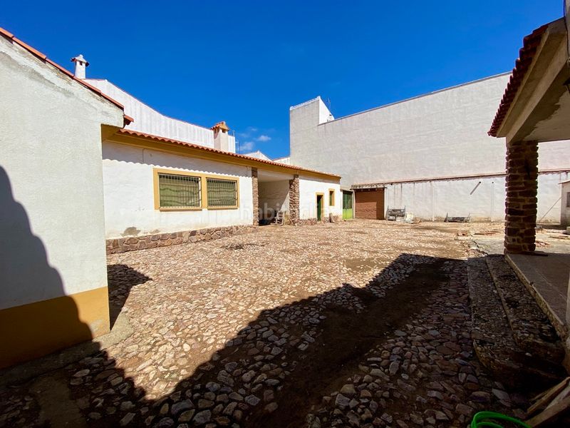 Foto b98f11f8-864c-48a1-a6dd-2d9b817c50fd. Chalet mit parking in Argamasilla de Calatrava