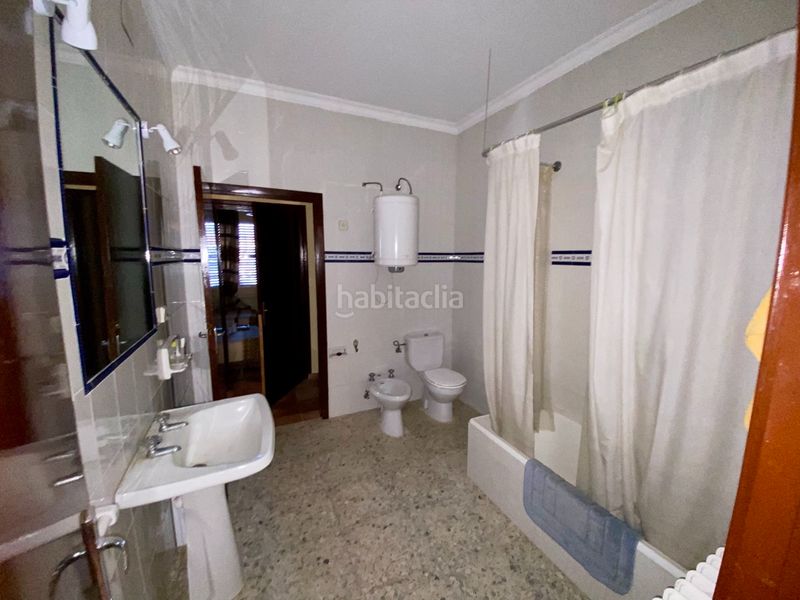 Foto cd70cf3b-016e-4bd4-8b71-19fa2dfdc9d1. Chalet mit parking in Argamasilla de Calatrava