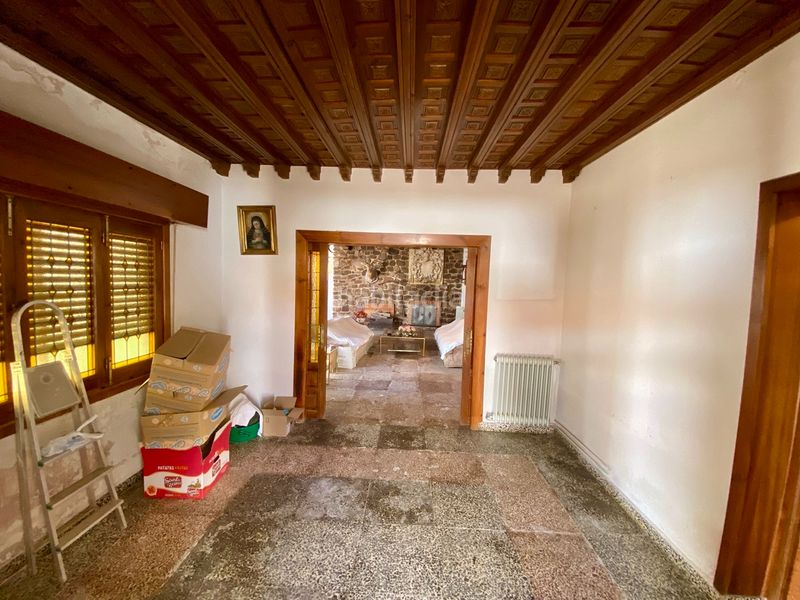 Foto e8ec4f63-d42c-4fbd-8c29-5ad7a5a7c3e1. Chalet mit parking in Argamasilla de Calatrava