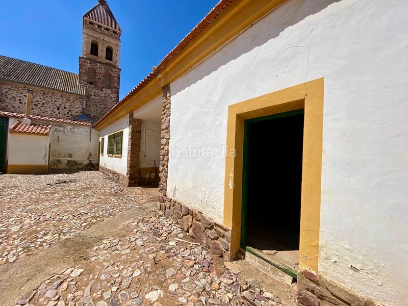 Foto f33458fa-4b06-4e10-ae64-f7a96bb5d919. Chalet mit parking in Argamasilla de Calatrava