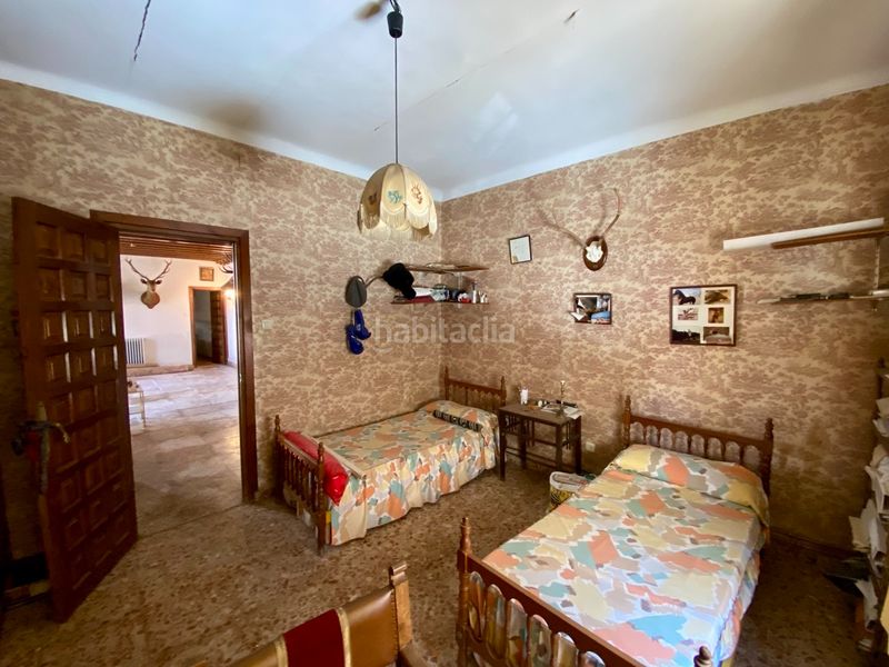 Foto fcd1775a-885f-4b26-9d21-34863d28e1be. Chalet mit parking in Argamasilla de Calatrava