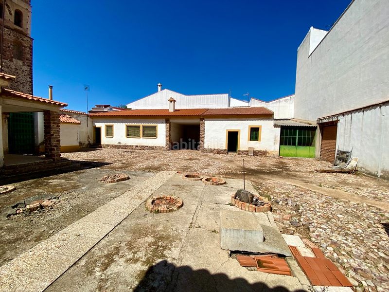 Foto fd0e4008-c1d0-4c38-939f-80e53b480a15. Chalet mit parking in Argamasilla de Calatrava