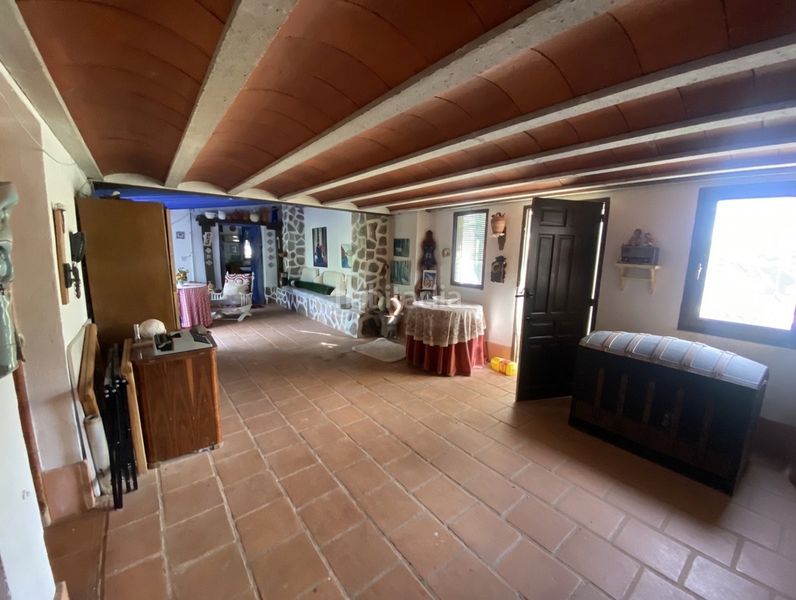 Foto 6913d129-e120-44eb-a0fa-3b878d917a33. Xalet amb xemeneia calefacció aparcament piscina a Corral de Calatrava