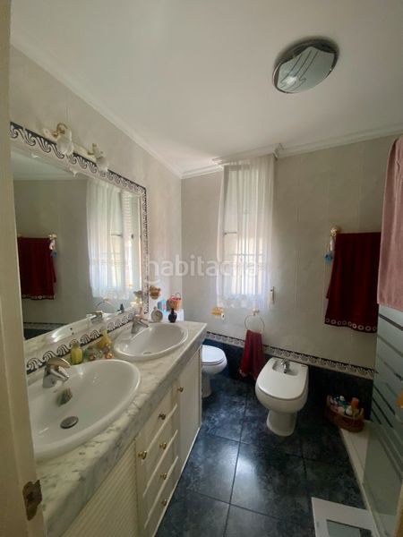 Foto 2f3c5332-d90f-4852-897b-862a7eef13a3. Casa adossada amb calefacció aparcament a Miguelturra