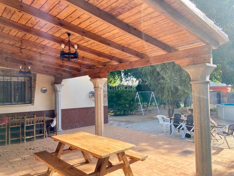 Foto ce430c26-884f-43f4-9ad6-9cb6205bbc94. Chalet with fireplace heating parking pool in Ciudad Jardín Ciudad Real