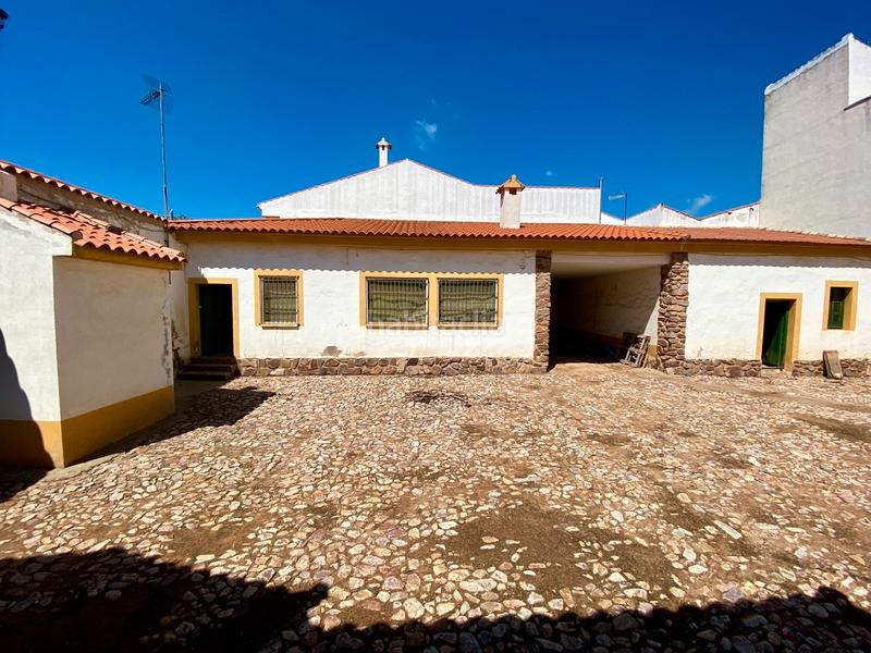 Foto fb3a9fe2-8937-45f4-bf63-9fea80cd871d. Casa en Argamasilla de Calatrava