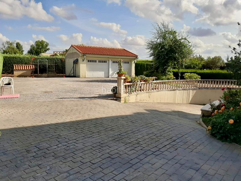 Foto 2bf8a1a5-a730-42a3-bd1b-5d3436448081. Chalet dans carretera la atalaya 4 dans Puerta de Toledo - Atalaya Ciudad Real