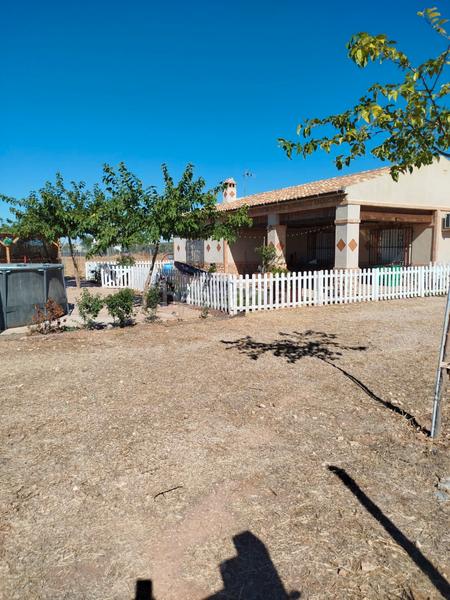 Foto d85024e2-9ffa-42ea-9d67-5914c8ddfb63. Chalet in n/a in Miguelturra