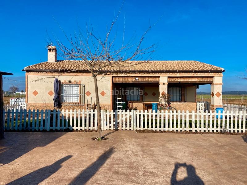 Foto c2f6d665-e238-4675-b9fa-2d98c3c7be7a. Chalet in n/a in Miguelturra