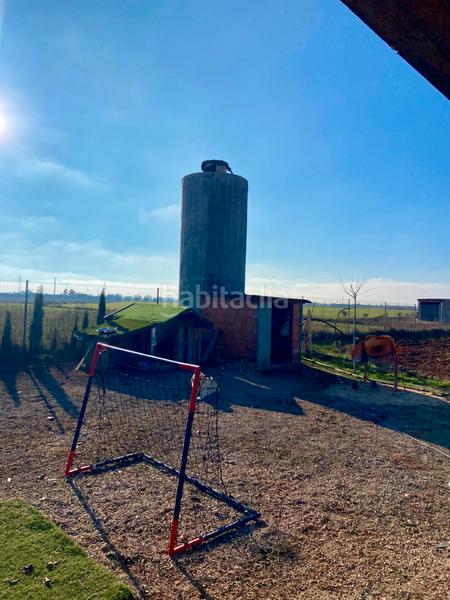 Foto ec1b778b-8235-4ad4-ab29-cc523e37e909. Chalet in n/a in Miguelturra