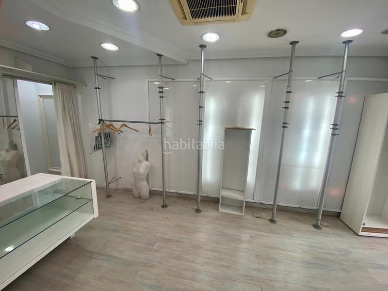 Foto 3c03bf25-51d1-47ac-b94f-8a6d7887f358. Alquiler local comercial en avenida torreón del alcázar 9 en Ciudad Real