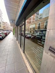 Affitto Locale commerciale in Calle elisa cendrero 7
