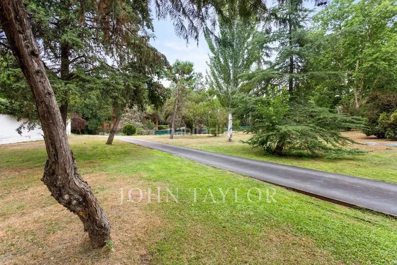 Foto b825bee0-61e1-4bd2-94ff-06672fcb5e69. Alquiler casa en Casa de Campo Madrid