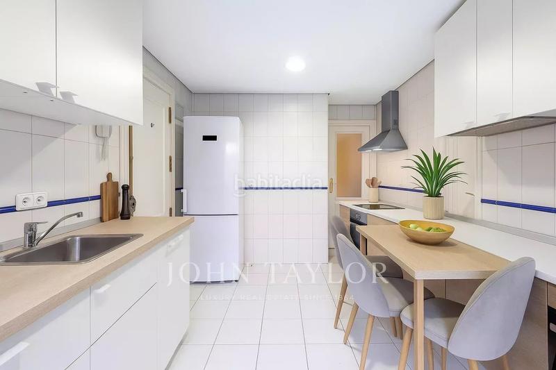 Foto 8ccb7216-6385-4481-90ed-53359dcaf0f8. Rent flat with heating parking pool in Nueva España Madrid