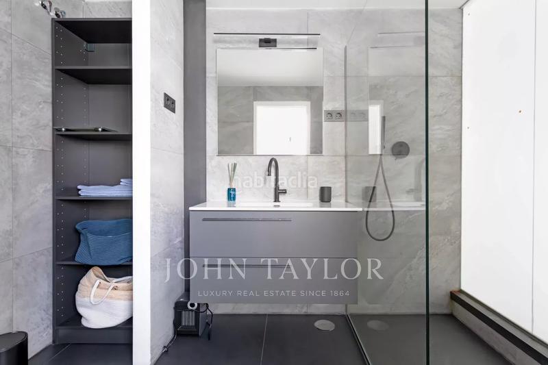 Foto c85ed34a-b805-429c-b8a0-d4a38ddc2fb0. Àtic amb calefacció aparcament a Almagro Madrid