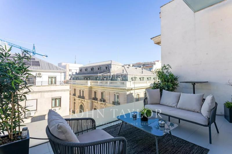 Foto 983ba677-0666-4ea9-804e-240fd1bf7fe6. Ático en Almagro Madrid